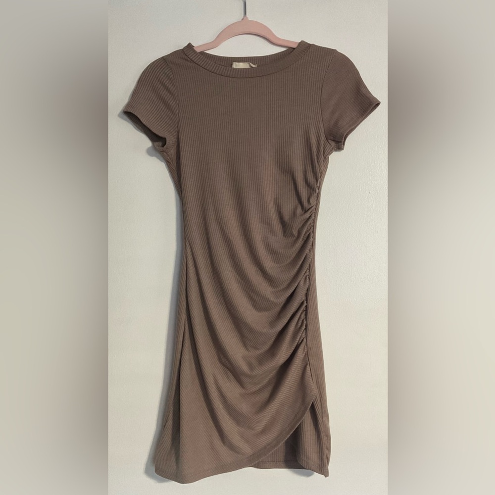 Woman’s short sleeve mini dress